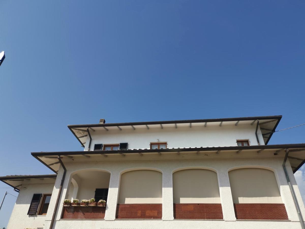 Villa Flora Affittacamere Luni Extérieur photo