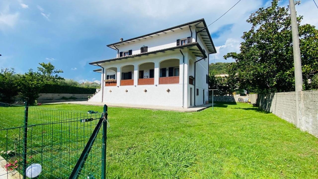 Villa Flora Affittacamere Luni Extérieur photo