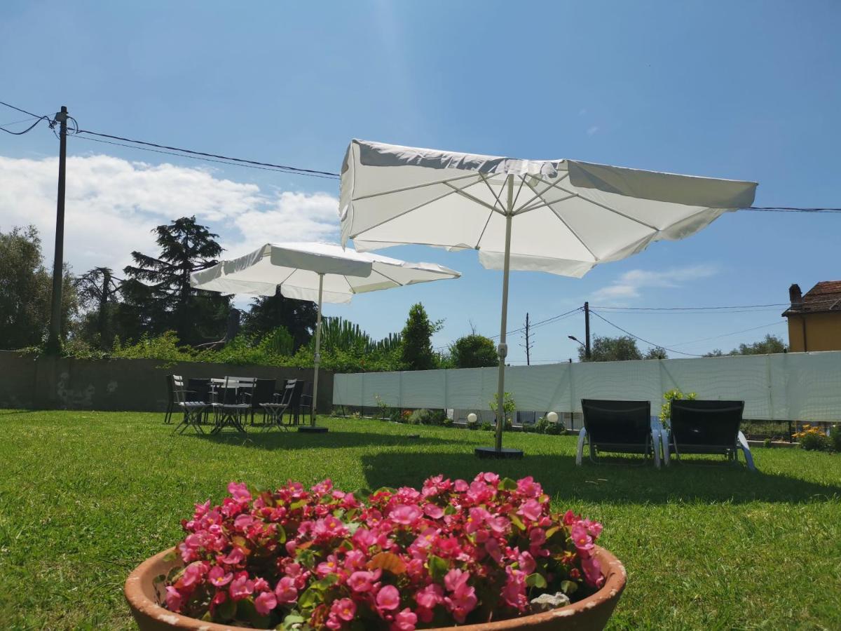 Villa Flora Affittacamere Luni Extérieur photo