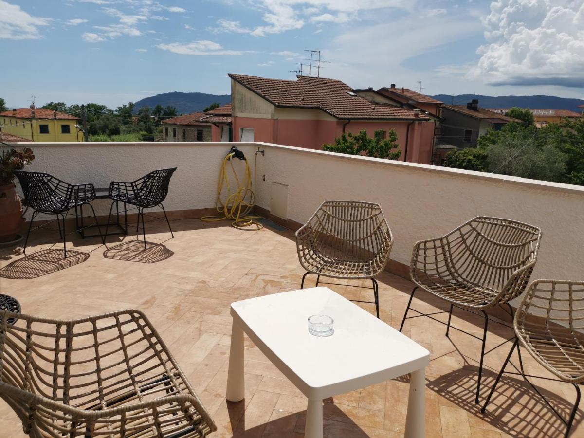 Villa Flora Affittacamere Luni Extérieur photo